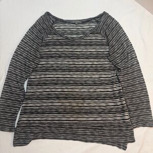 Retro-Ology Black and White Striped  Women's Light Sweater with side slits